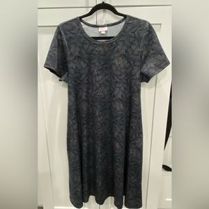 Small LulaRoe Jessie (pockets) Scuba Fabric. Gray w/ navy feathers